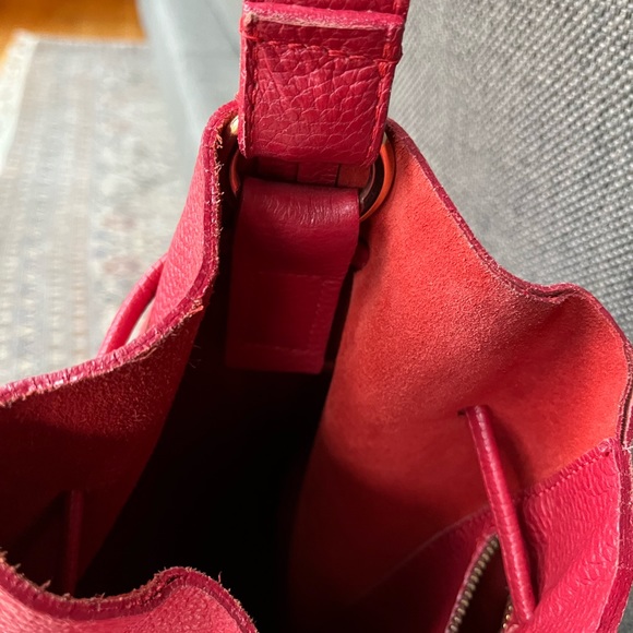 GORGEOUS Alberta Di Canio Italian red leather suede lined hobo bag with tassel - Picture 10 of 11